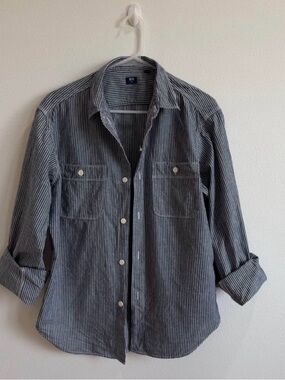 Uniqlo Button down Shirt with White & Blue Stripes. Size S